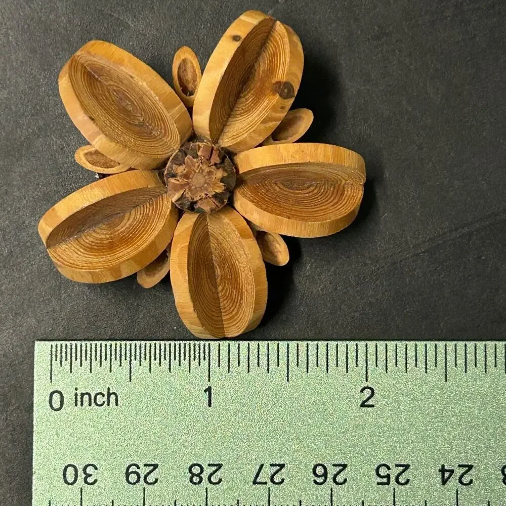 Vintage Handmade Hand Carved‎ Tree Log Wooden Flower Brooch Unmarked